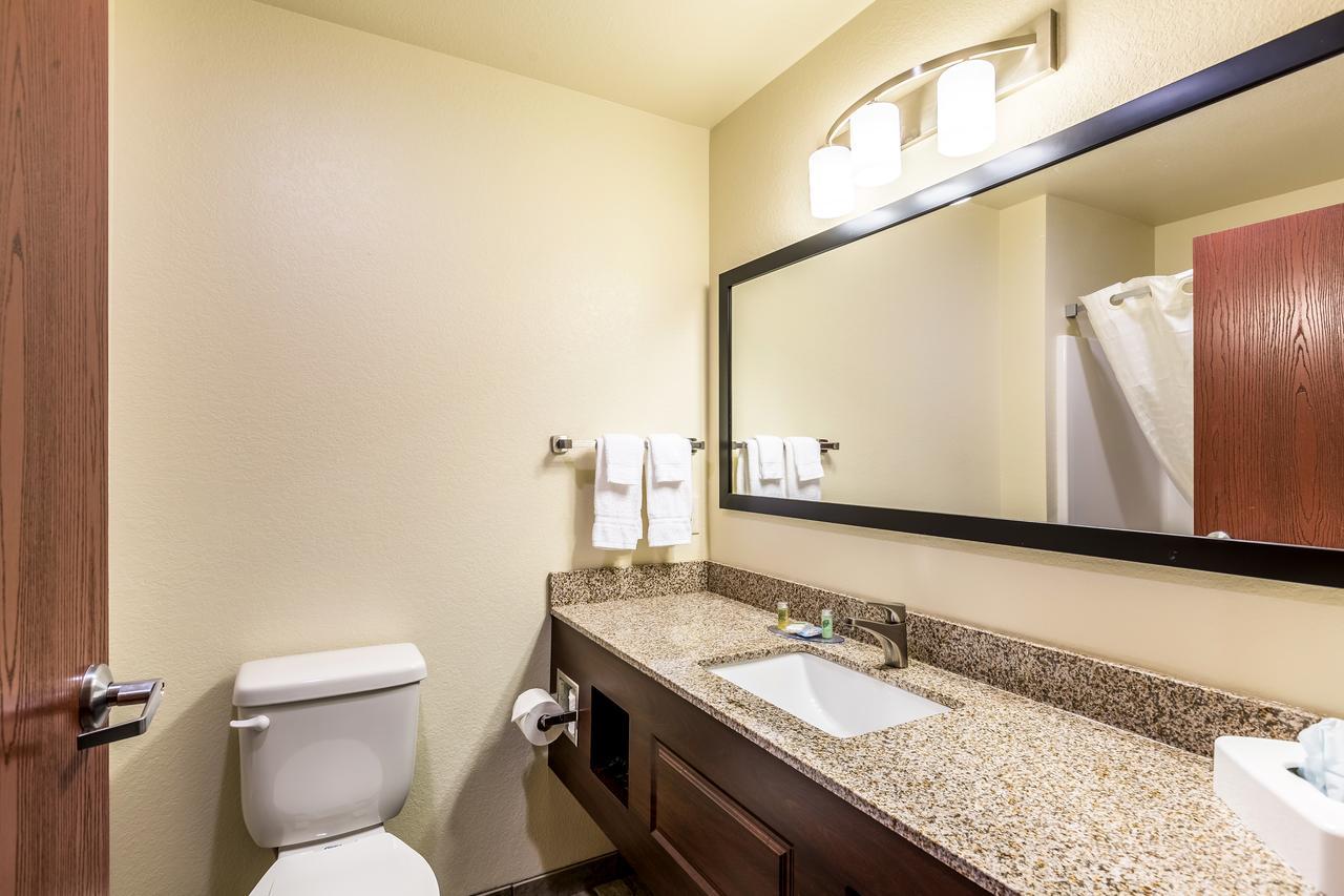 Cobblestone Hotel & Suites Hartford Zewnętrze zdjęcie