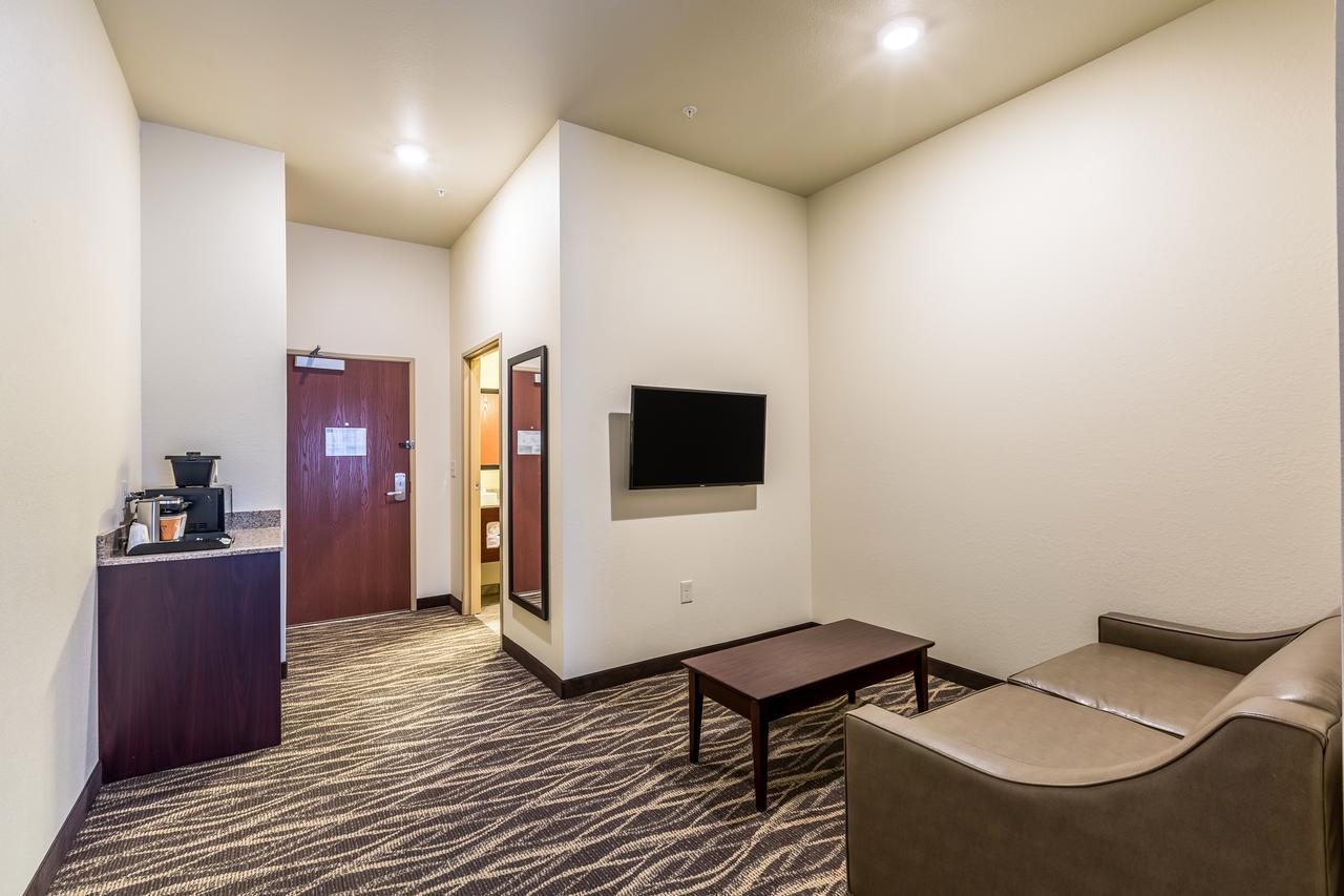 Cobblestone Hotel & Suites Hartford Zewnętrze zdjęcie