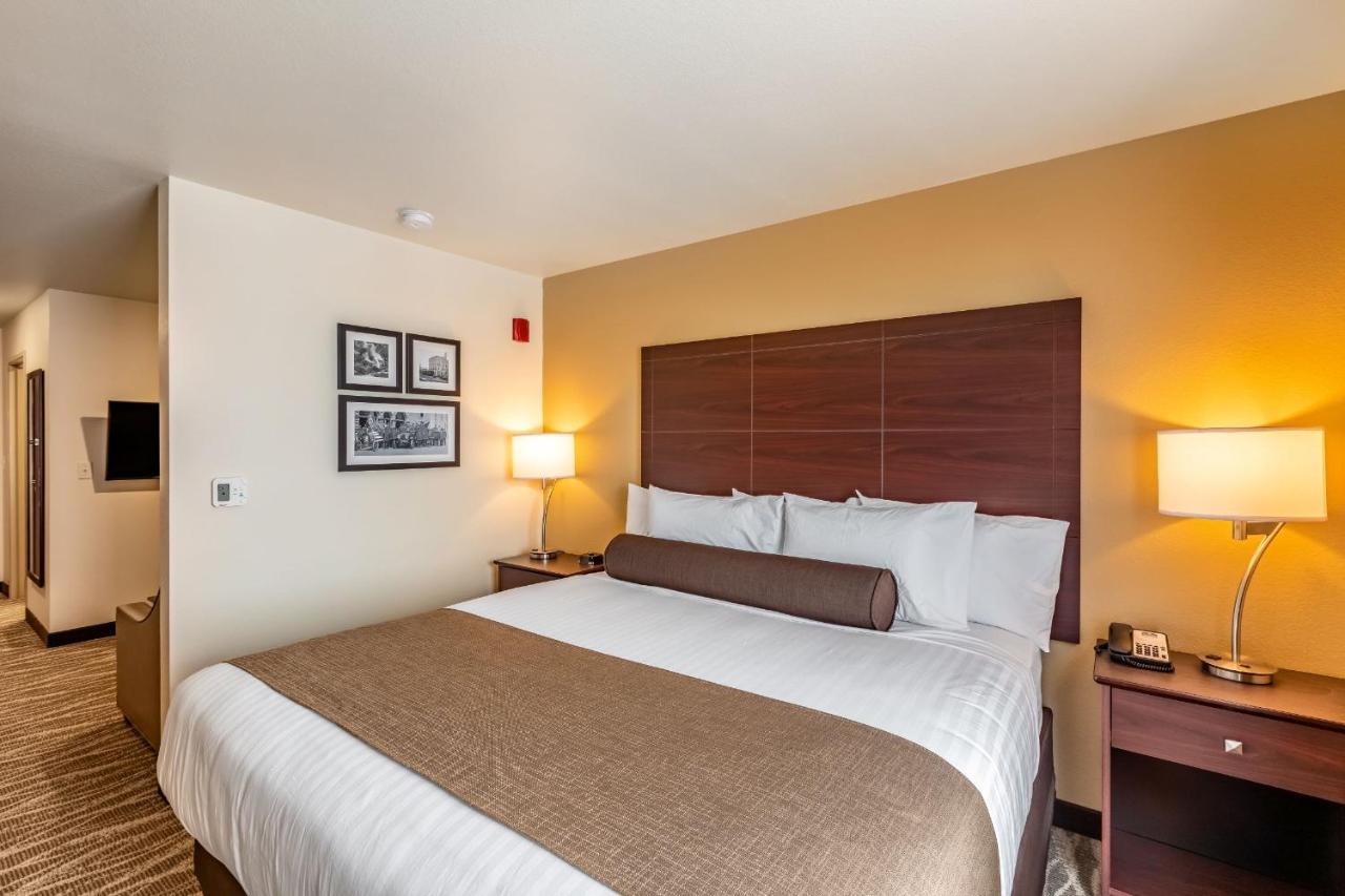 Cobblestone Hotel & Suites Hartford Zewnętrze zdjęcie