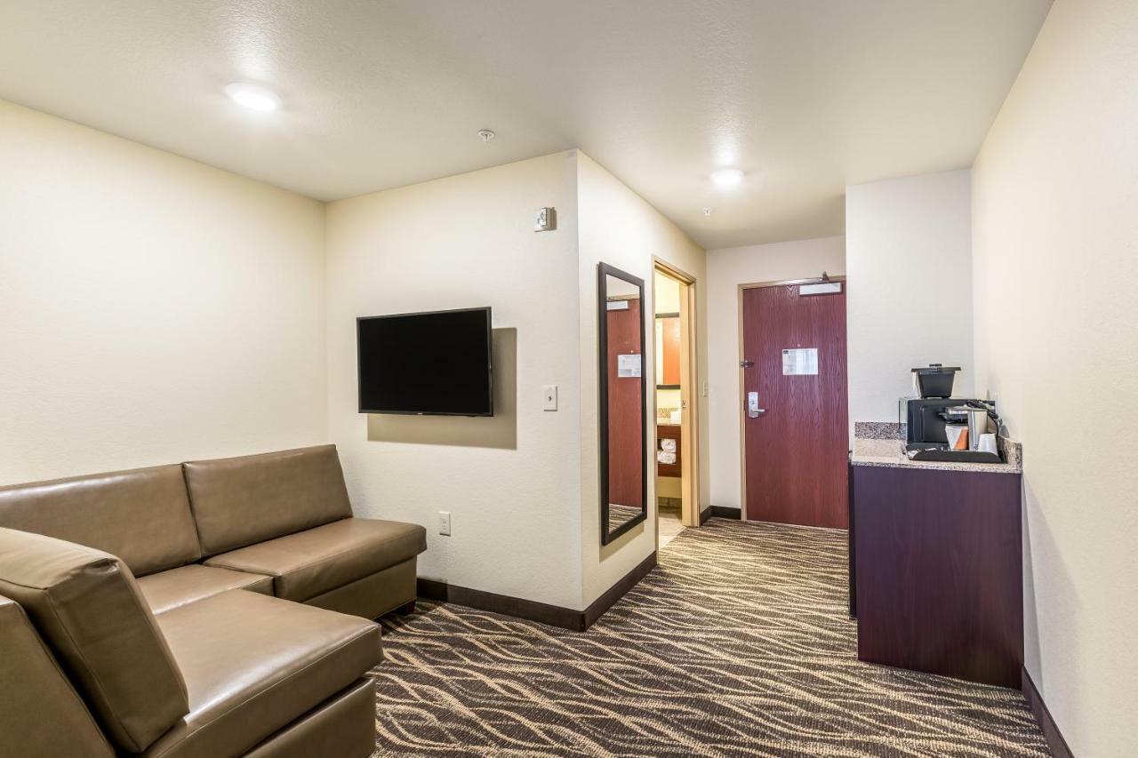 Cobblestone Hotel & Suites Hartford Zewnętrze zdjęcie